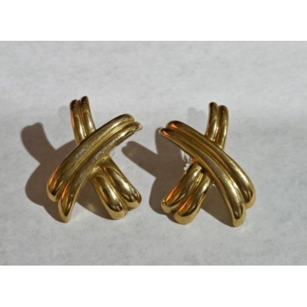 Avon Dramatic Kiss Gold Tone X Stud Earrings Vintage 1 Inch Ribbed Crossover